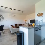 Lägenhet A Gaivota - Walking Distance To Monte Clerigo And Amoreira Beaches *