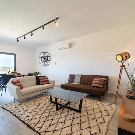 Apartamento A Gaivota - Walking Distance To Monte Clerigo And Amoreira Beaches