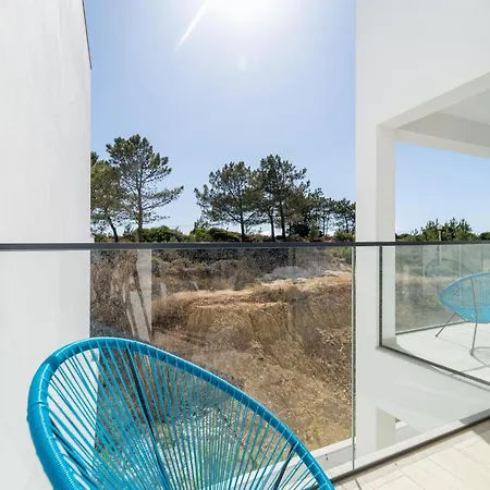 A Gaivota - Walking Distance To Monte Clerigo And Amoreira Beaches Apartment *