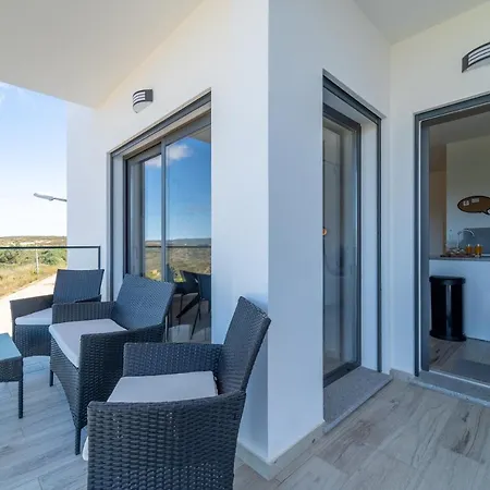 Apartment A Gaivota - Walking Distance To Monte Clerigo And Amoreira Beaches Aljezur